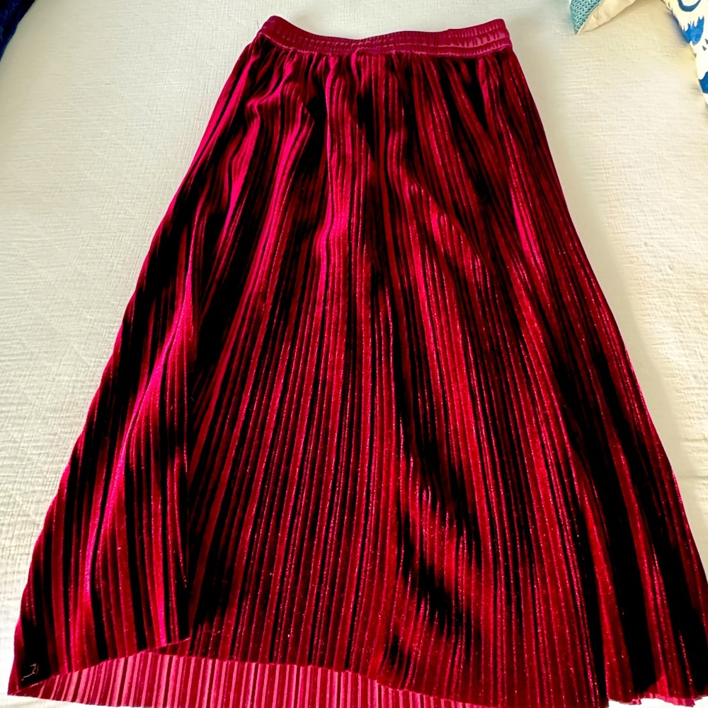 Girls MOLO Maroon colored, velvet knee length skirt. Perfect condition. Size 12